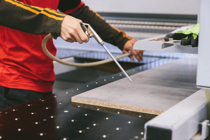 Pracovná ponuka: Stolár – výroba nábytku na mieru