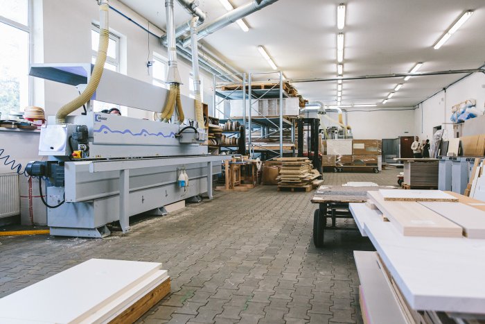 Pracovná ponuka: Stolár – výroba nábytku na mieru