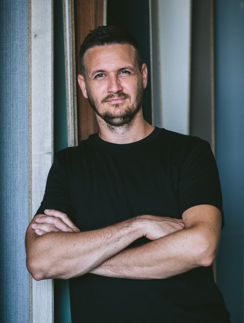 TOMÁŠ